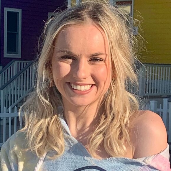 Meet your Posher, Sally - Picture 1 of 2